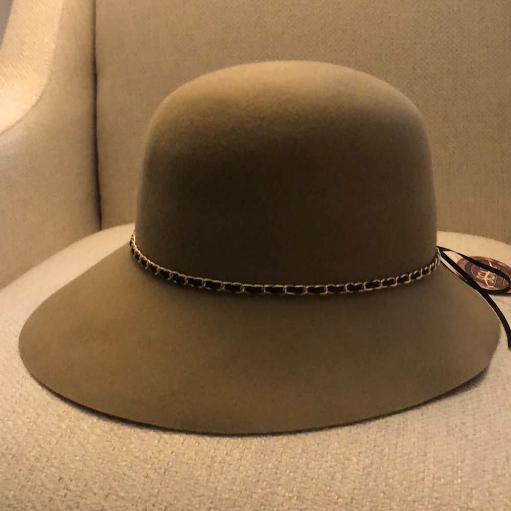 🆕 SCALA Collezione Wool Cloche w/ chain Hat